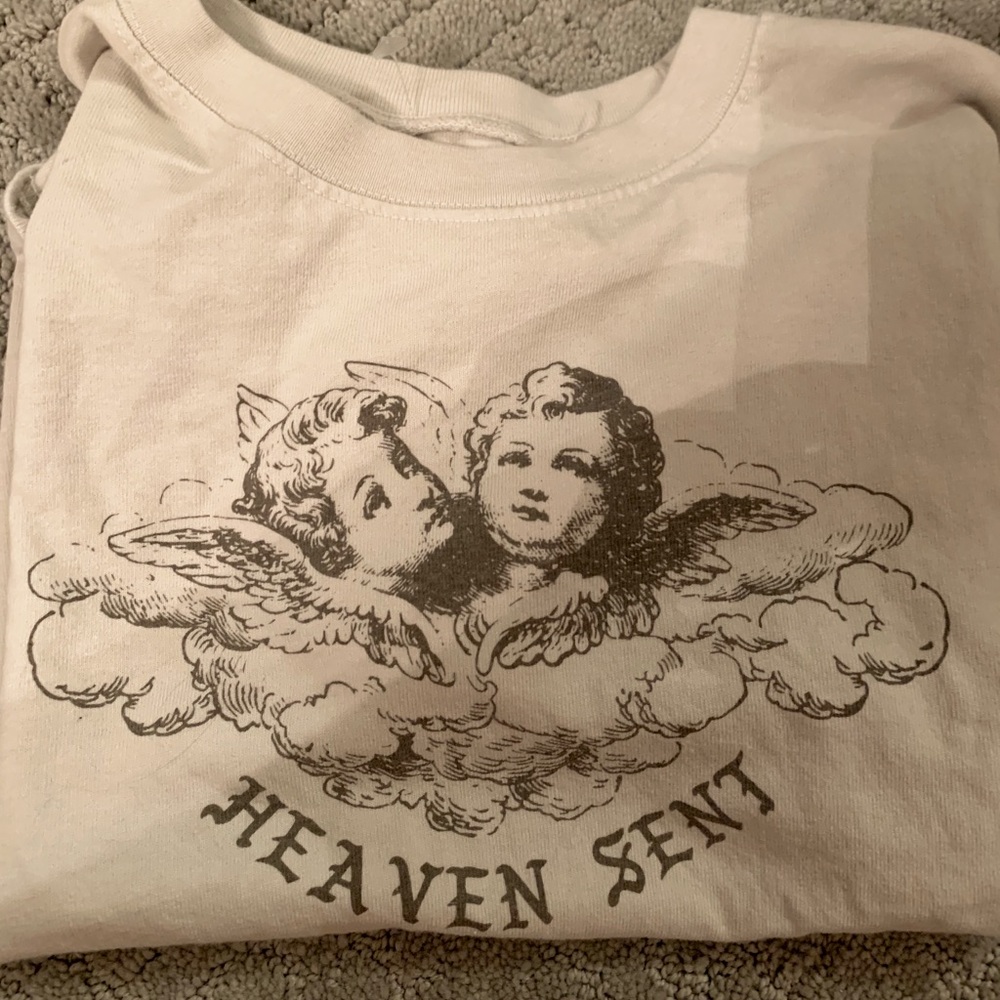 BRANDY MELVILLE T-SHIRT